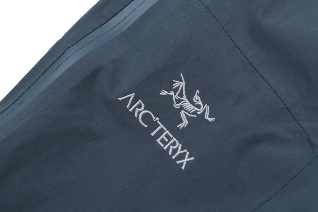 Quality 22FW Arcteryx Beta Pants ， ， ！ ， ！ ， ，GOER TEX ， Wear-Resistant ， Breathable ！ ， Shoes ， ， ， ， ， High-Top Low-Top Shoes ， ！ GORE TEX ， ， YKK 、logo ， ， ！Quality ！ Color：Black Size S-2XL